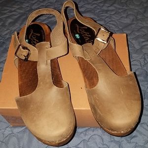 Lotta from Stockholm T-Bar Taupe clogs